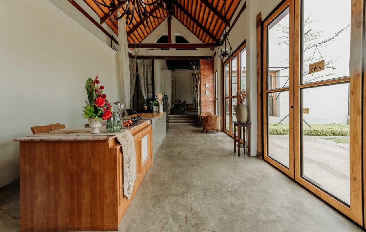 White Wall Riverfront Hotel Kamphaeng Phet Exterior foto
